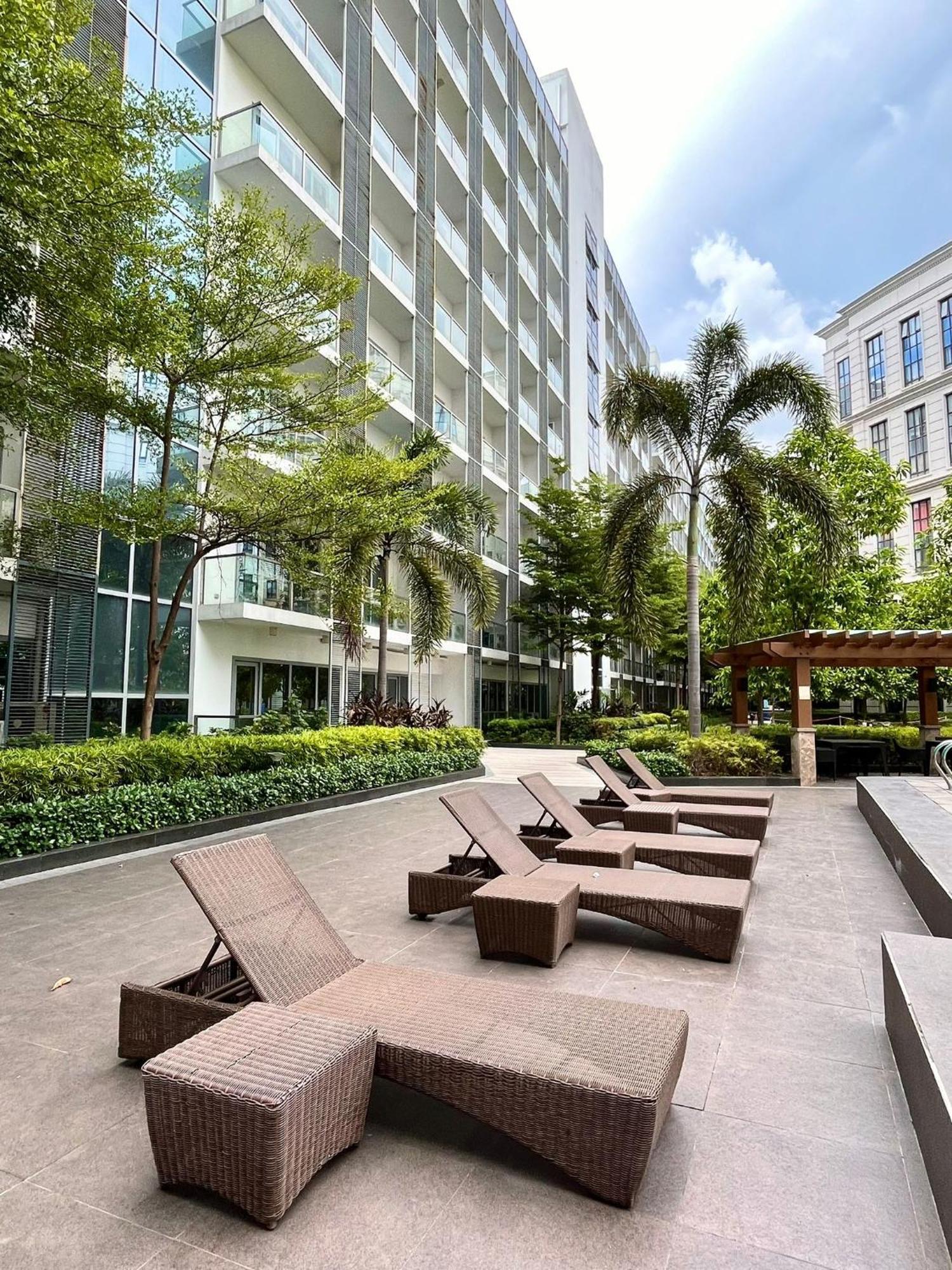 Studio At 81 Newport Boulevard Near Naia With Free Access To All Amenities Up To 2 Pax Manila Exterior photo