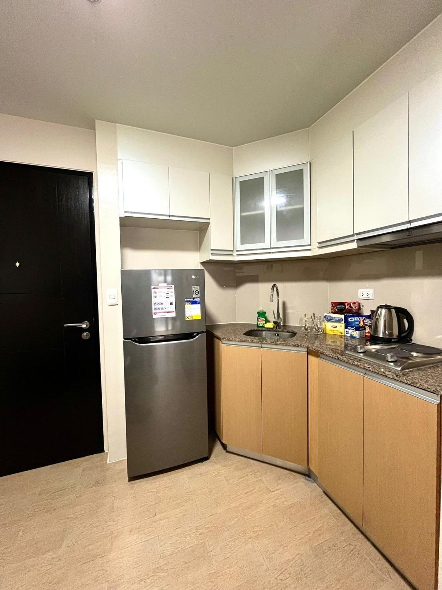 Studio At 81 Newport Boulevard Near Naia With Free Access To All Amenities Up To 2 Pax Manila Exterior photo